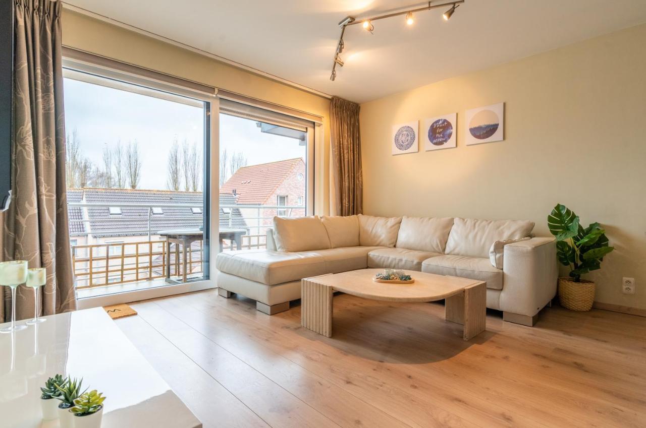 Appartement Met Zwembad In Neoportus Нюпорт Екстериор снимка